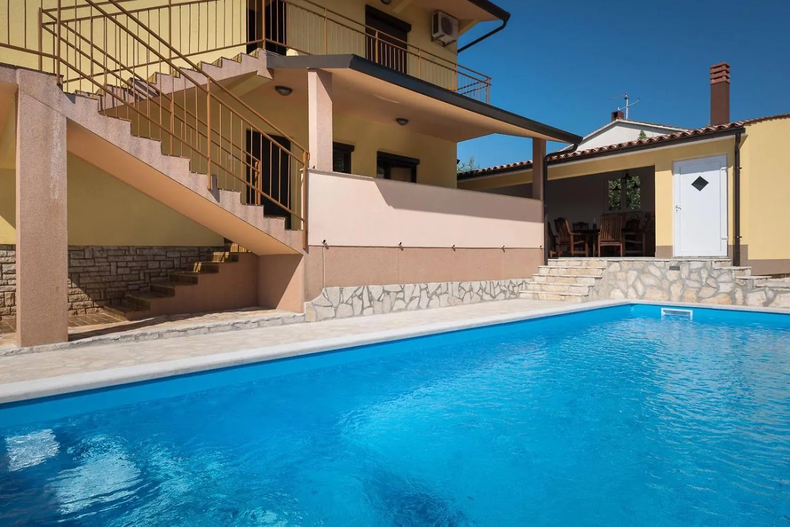 Ferienvilla Mit Pool In Pula Holiday home